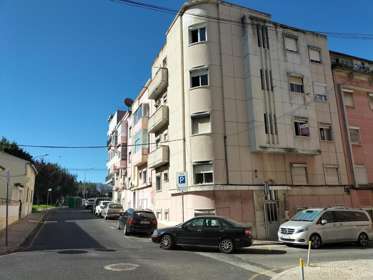 Terrace Flat Near River Lejlighed *